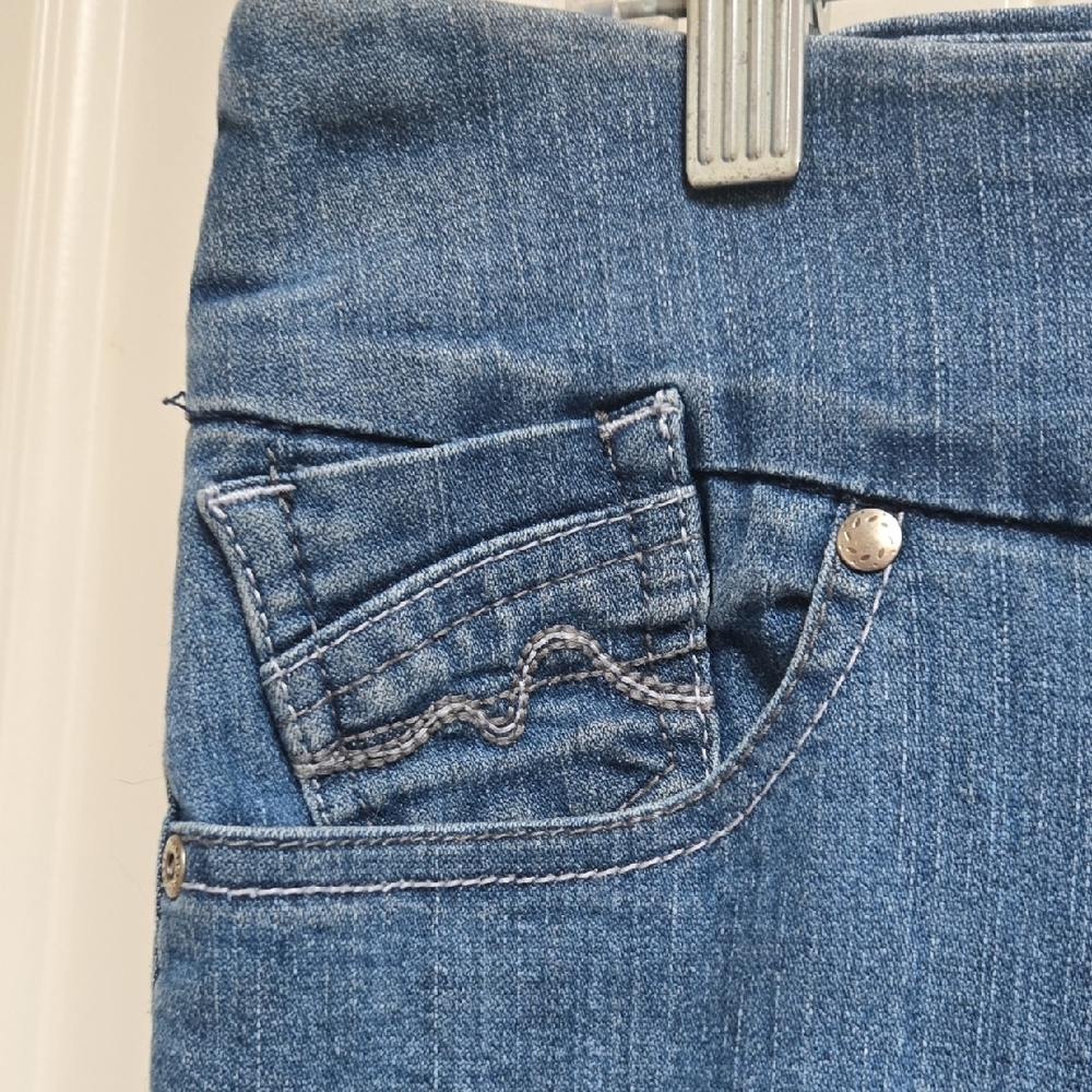 Contrast Women's Size 11 Stretchy Flare Bottom Classic Blue Women's Jeans - Picture 2 of 7